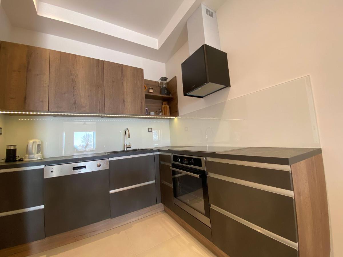 Holiday House Laura วีร์ ภายนอก รูปภาพ