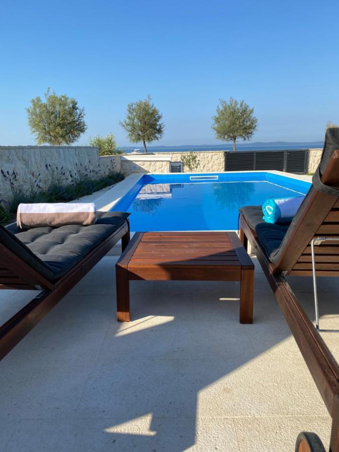 Holiday House Laura วีร์ ภายนอก รูปภาพ