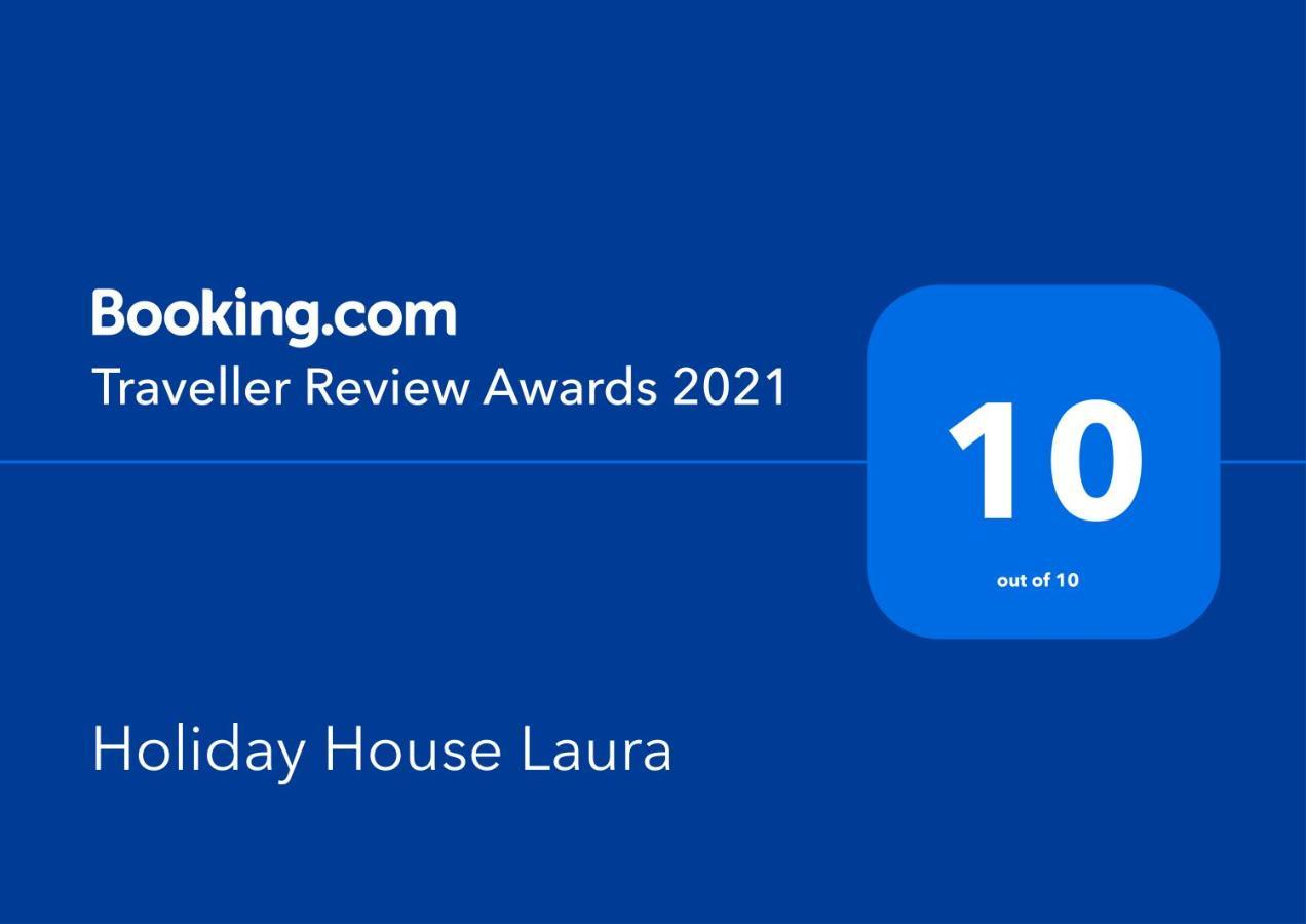 Holiday House Laura วีร์ ภายนอก รูปภาพ